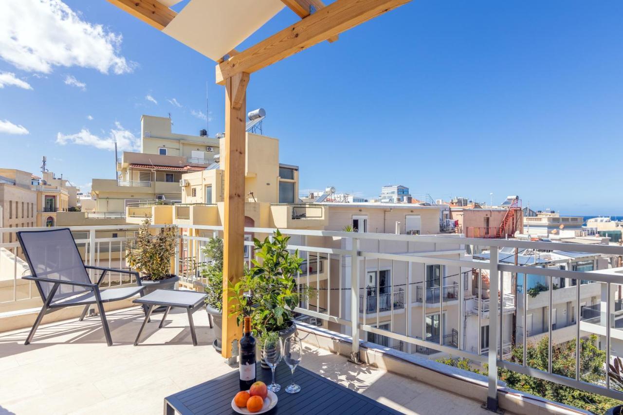 St.titos Terrace, Centrally In Heraklion! *